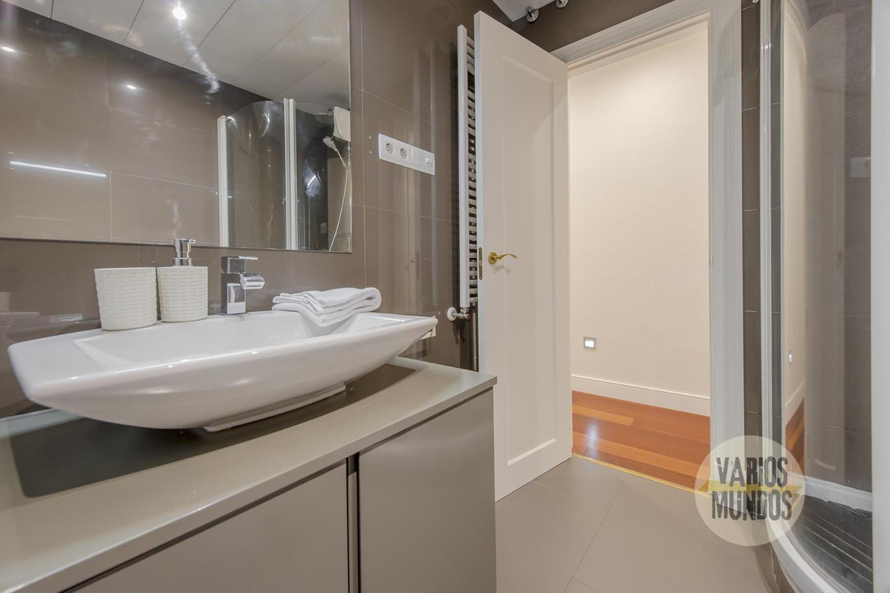 Premium Apt 10Pax En Plaza Espana-Gran Via Мадрид Екстериор снимка